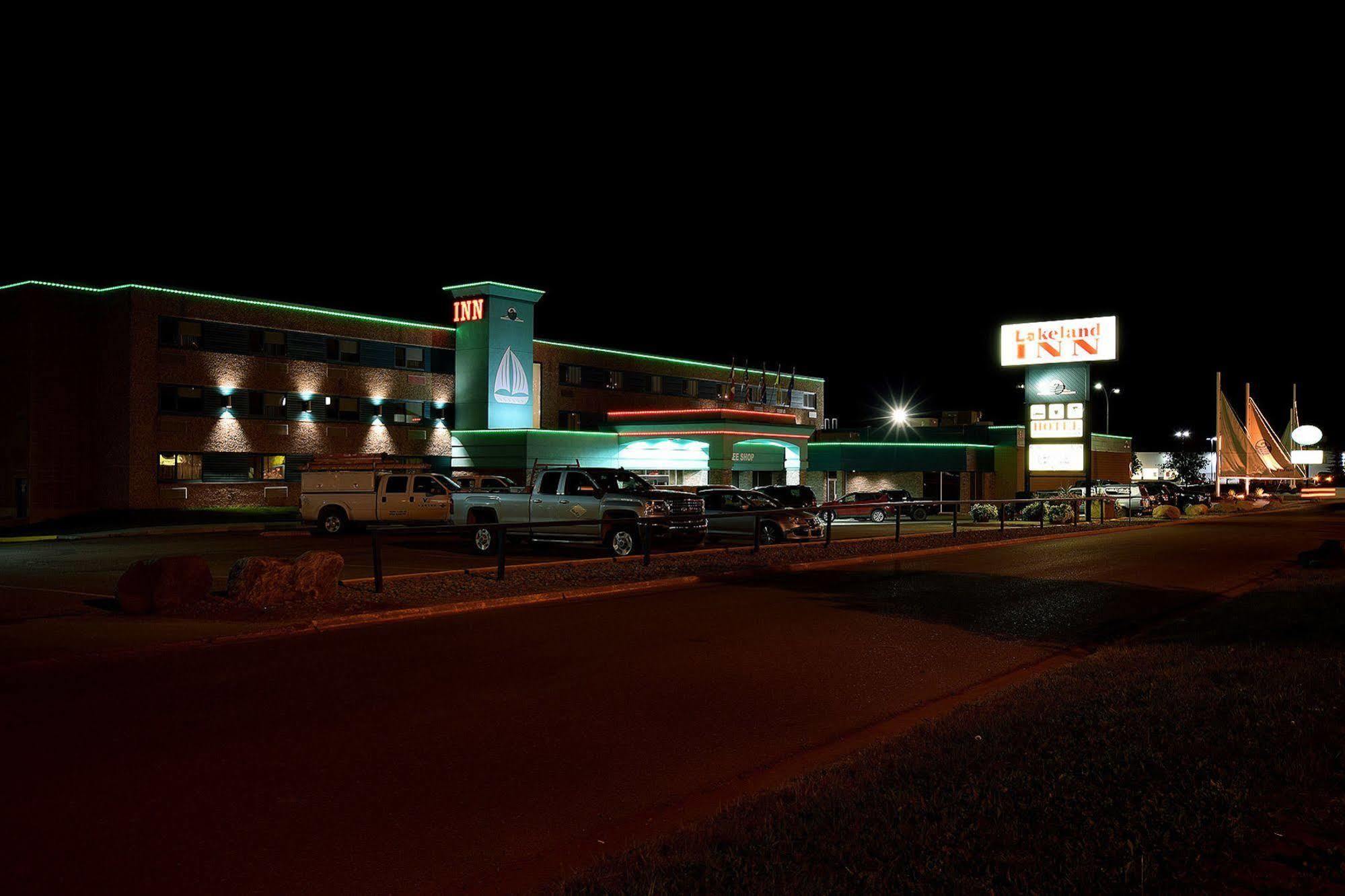 Lakeland Inn Hotel Cold Lake Exteriér fotografie